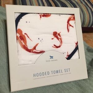 New Little Unicorn “Fish Pond” Hooded Towel Set